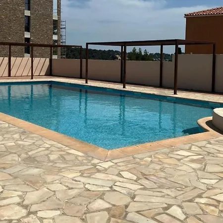 Camping Cozy Mobil Avec Terrasse Pour 2 à - Api-1-52-929 La Seyne-sur-Mer
